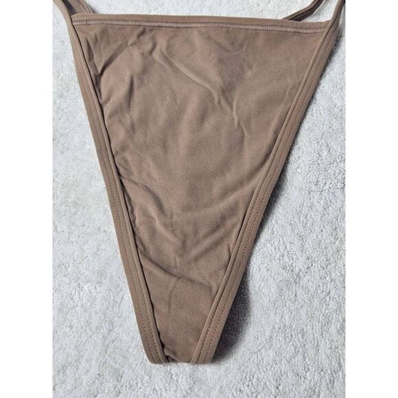 Skims thong panty Nwt - Picture 3 of 8